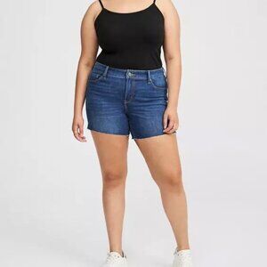 Torrid 5 inch perfect boyfriend vintage stretch mid-rise shorts